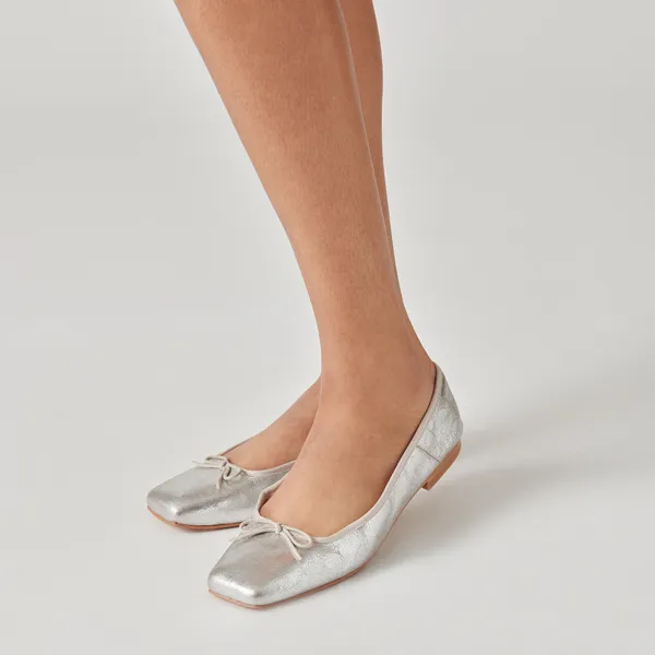 BALLERINES LARGES ANISA EN CUIR ARGENTÉ VIEILLI