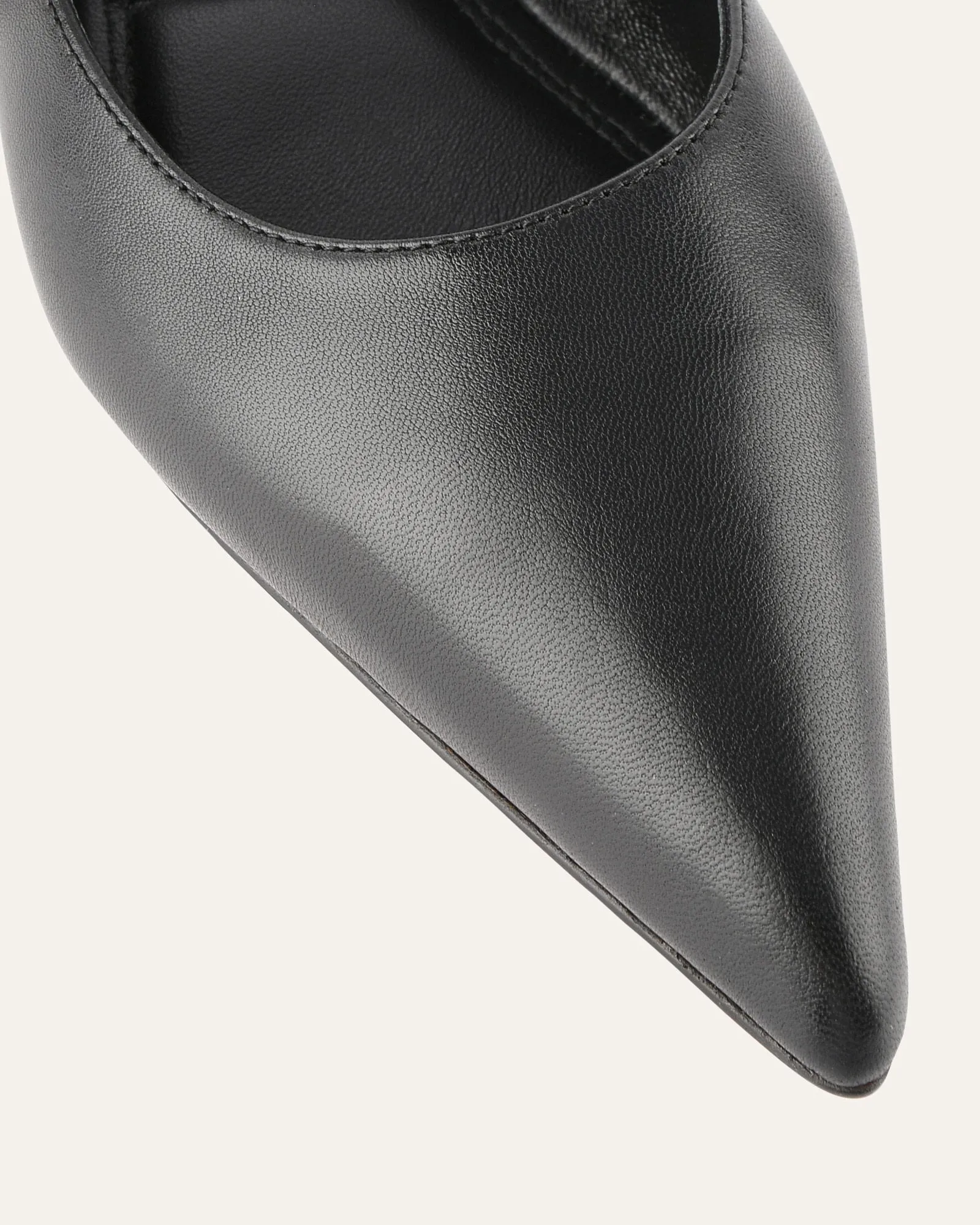 DILARIA ROBE BALLERINES CUIR NOIR