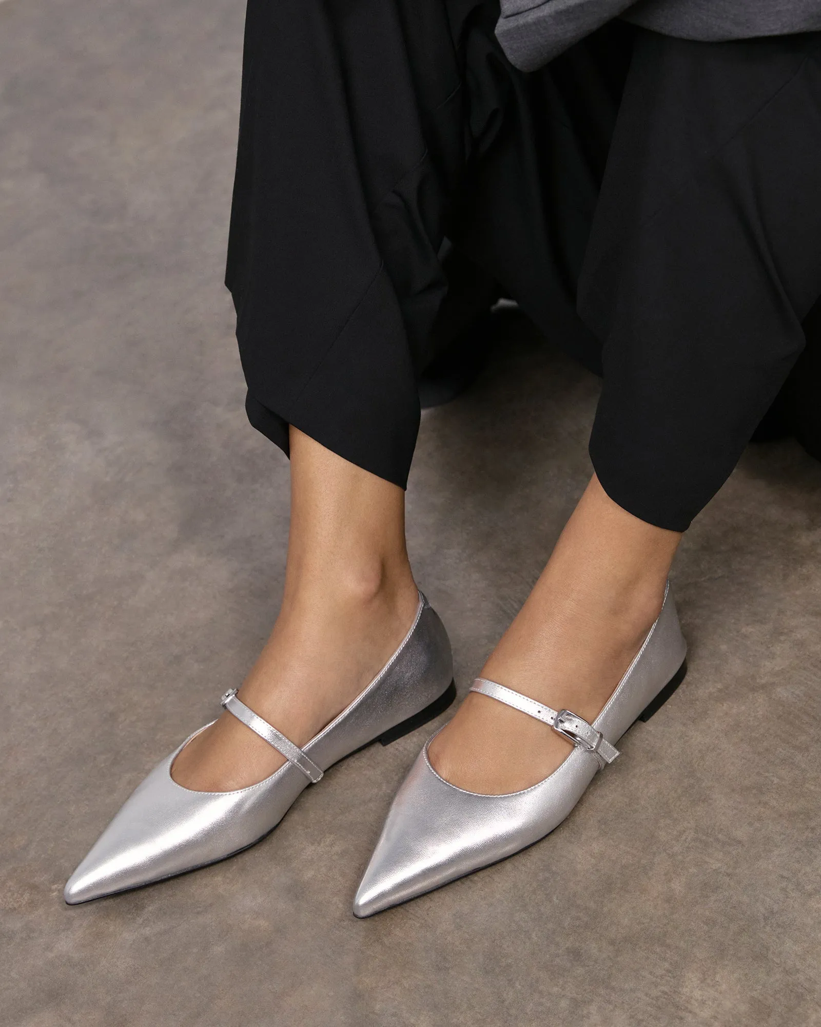 DILARIA ROBE BALLERINES CUIR ARGENTÉ
