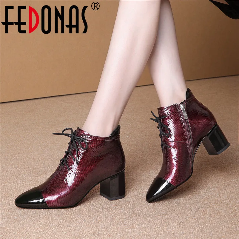FEDONAS Bottines Élégantes pour Femme à Bout Pointu en Cuir Véritable, Bottes Chelsea Courtes Chaudes pour Bureau, Soirée, Chaussures Basiques Mode Femme Nova