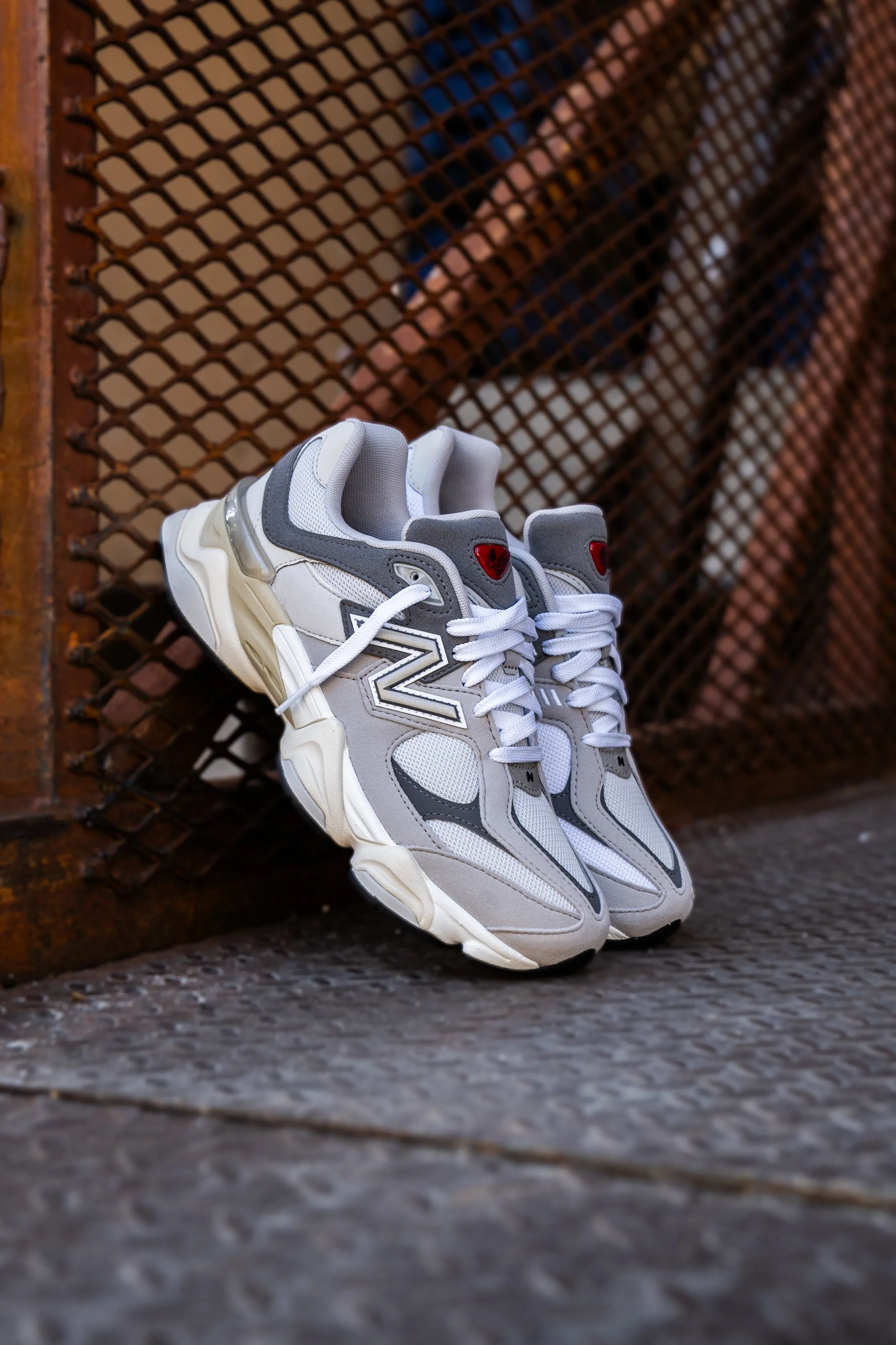 New Balance 9060 pour écoliers (Gris ciment)