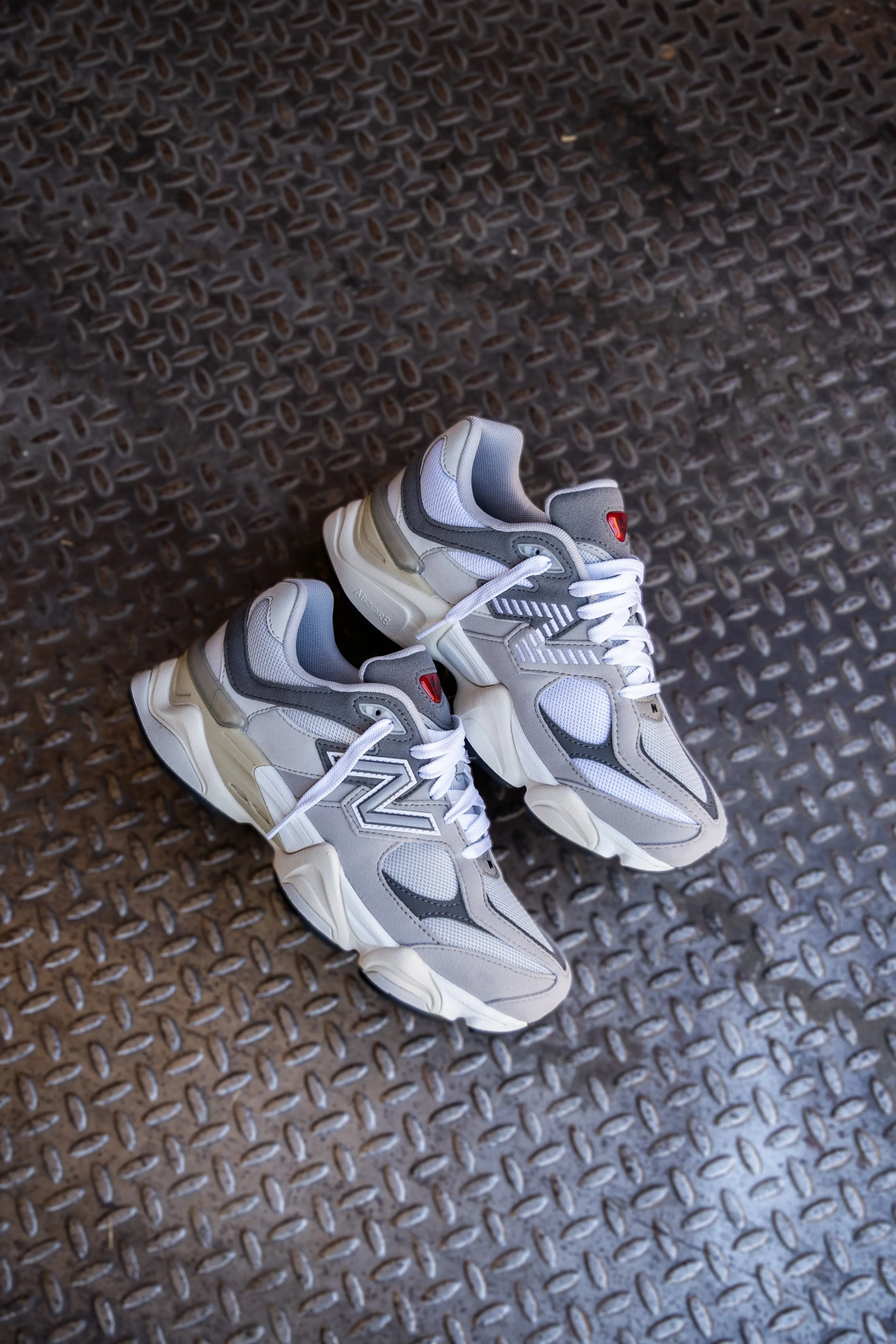 New Balance 9060 pour écoliers (Gris ciment)