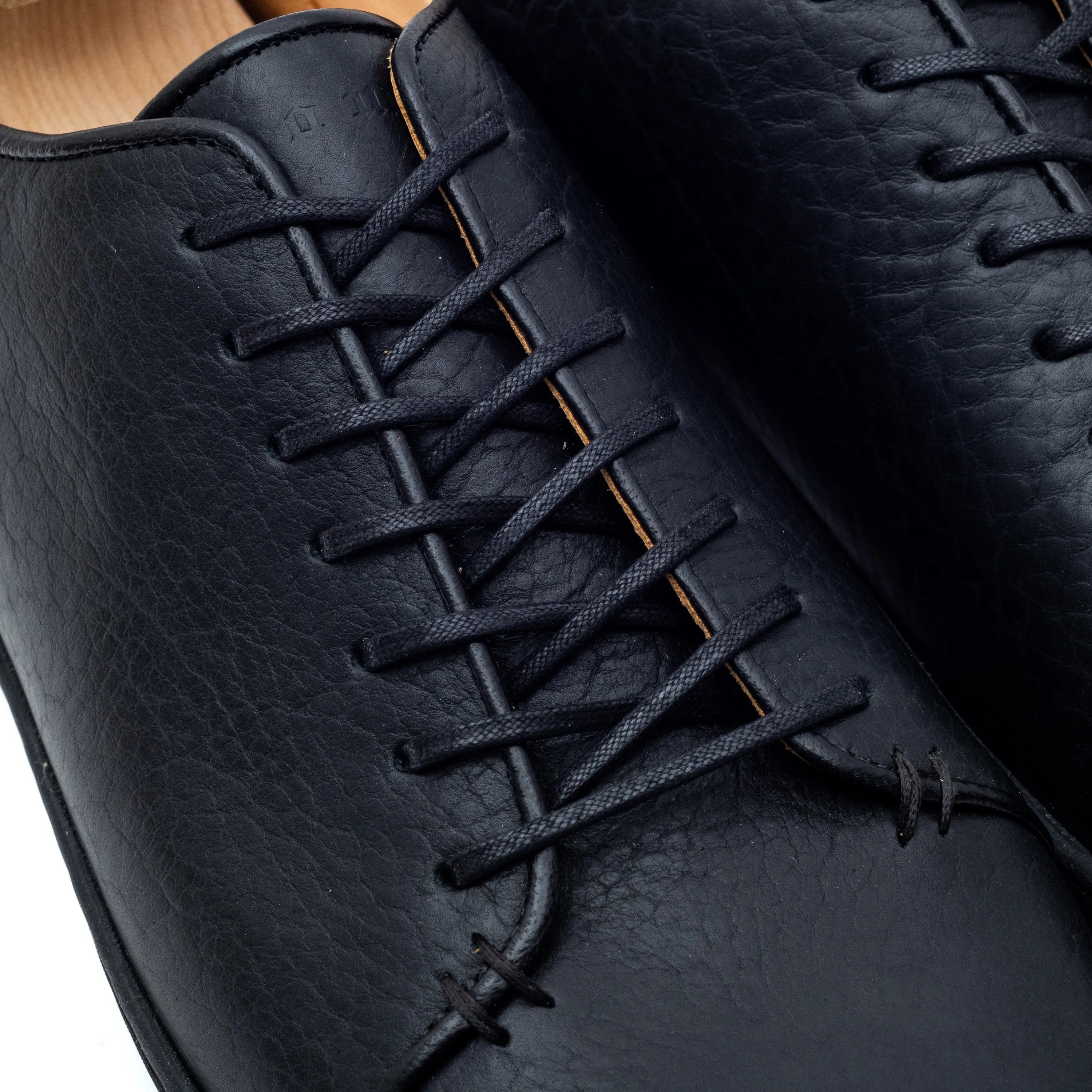 Harlestone Derby - Buffle noir Horween