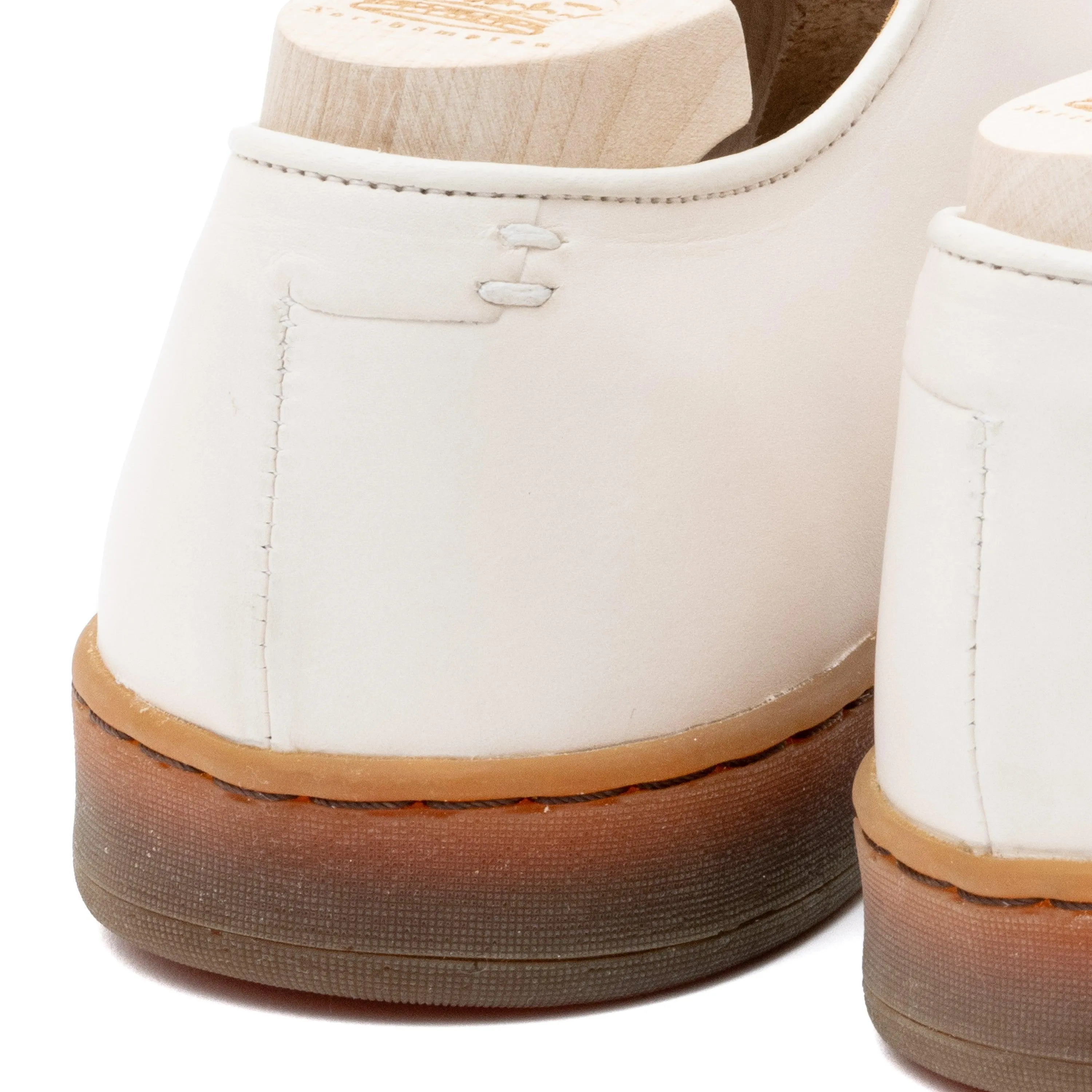 Harlestone Derby - Veau blanc cassé tannage végétal
