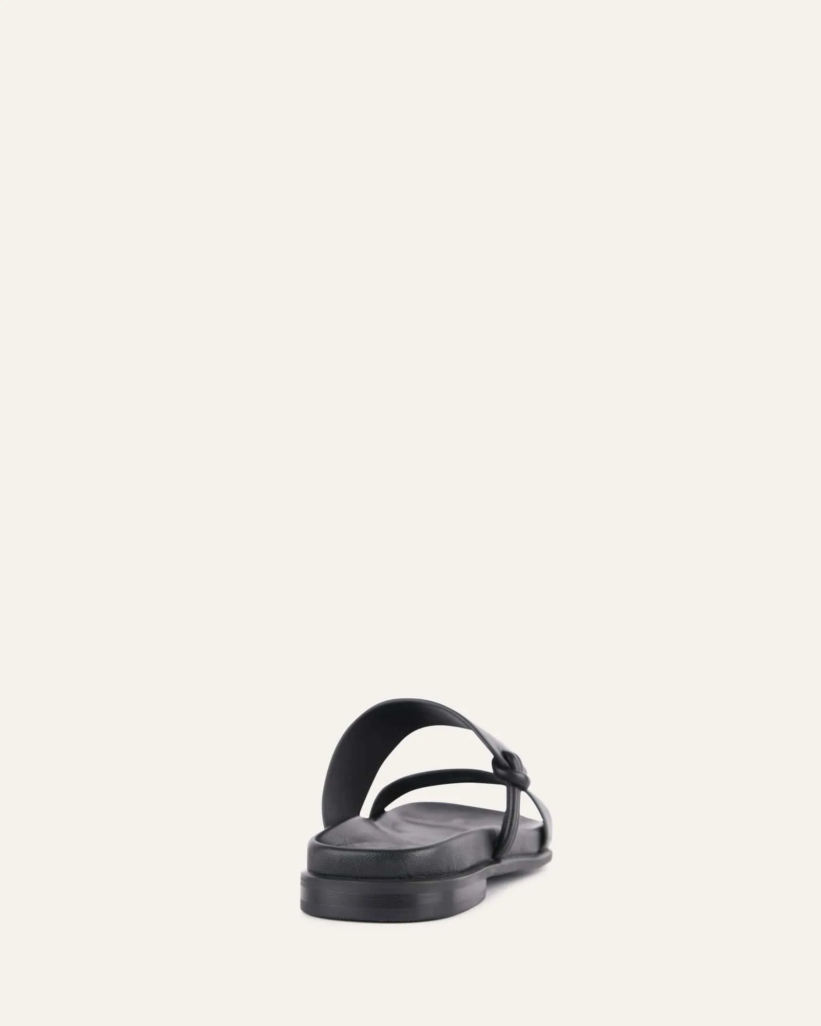SANDALES PLATES HAYES EN CUIR NOIR