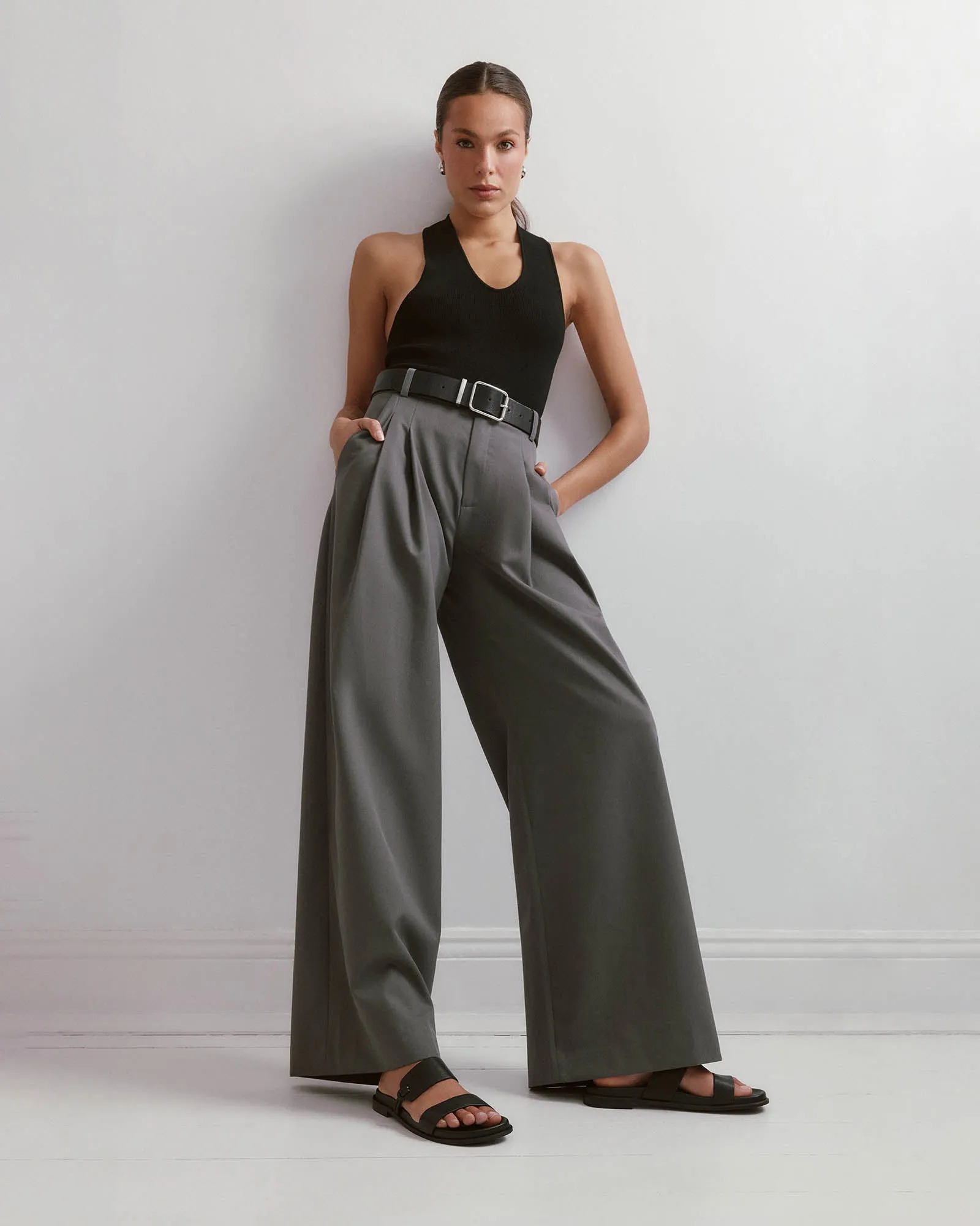 SANDALES PLATES HAYES EN CUIR NOIR