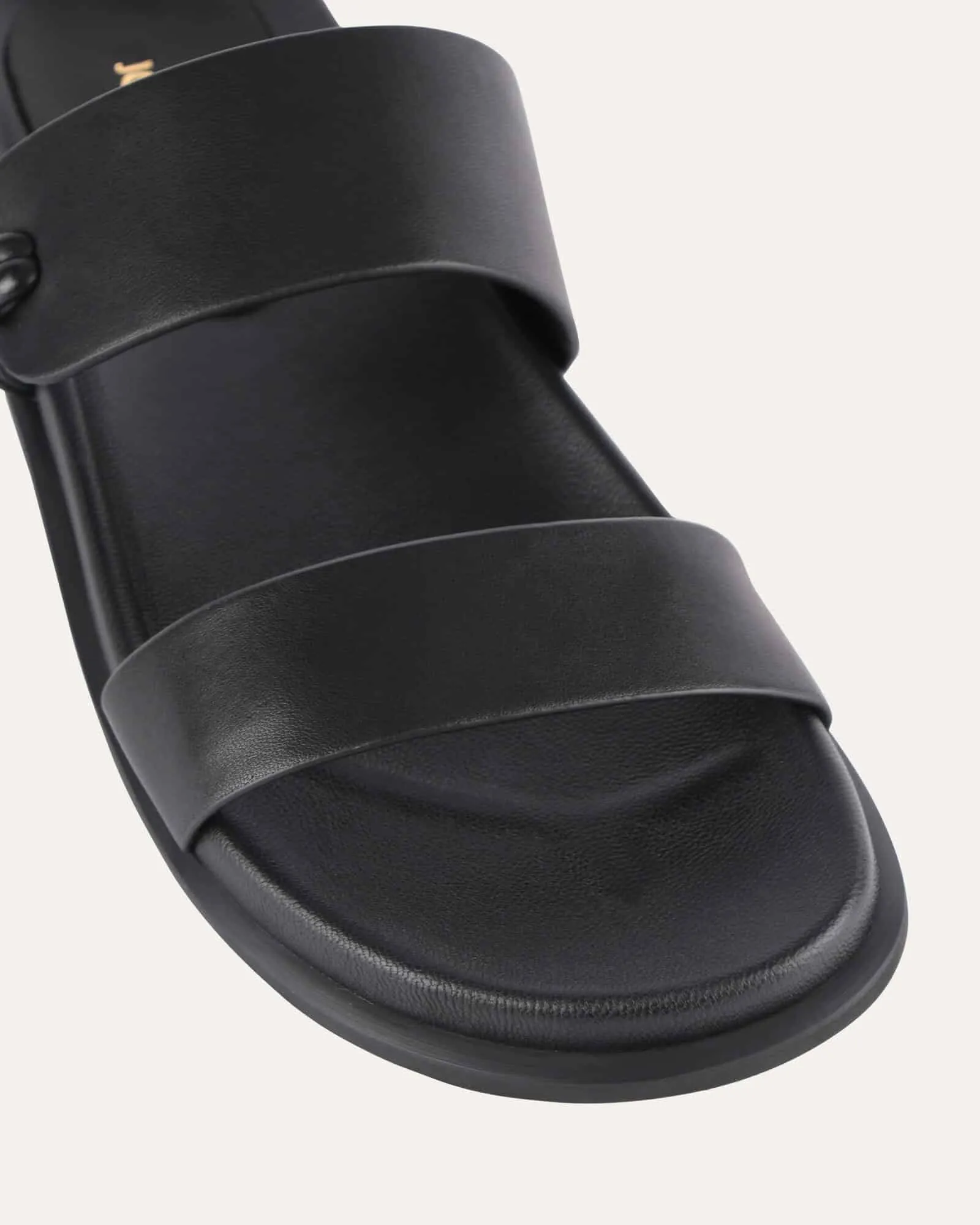 SANDALES PLATES HAYES EN CUIR NOIR