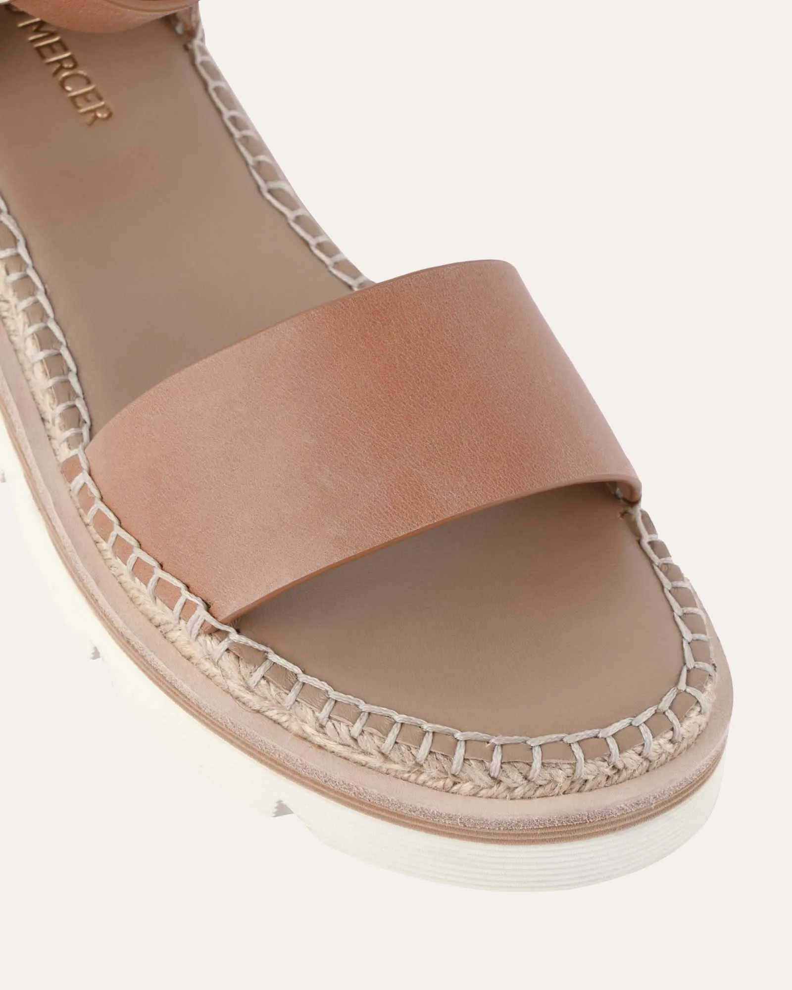 SANDALES PLATES IVY EN CUIR TAN
