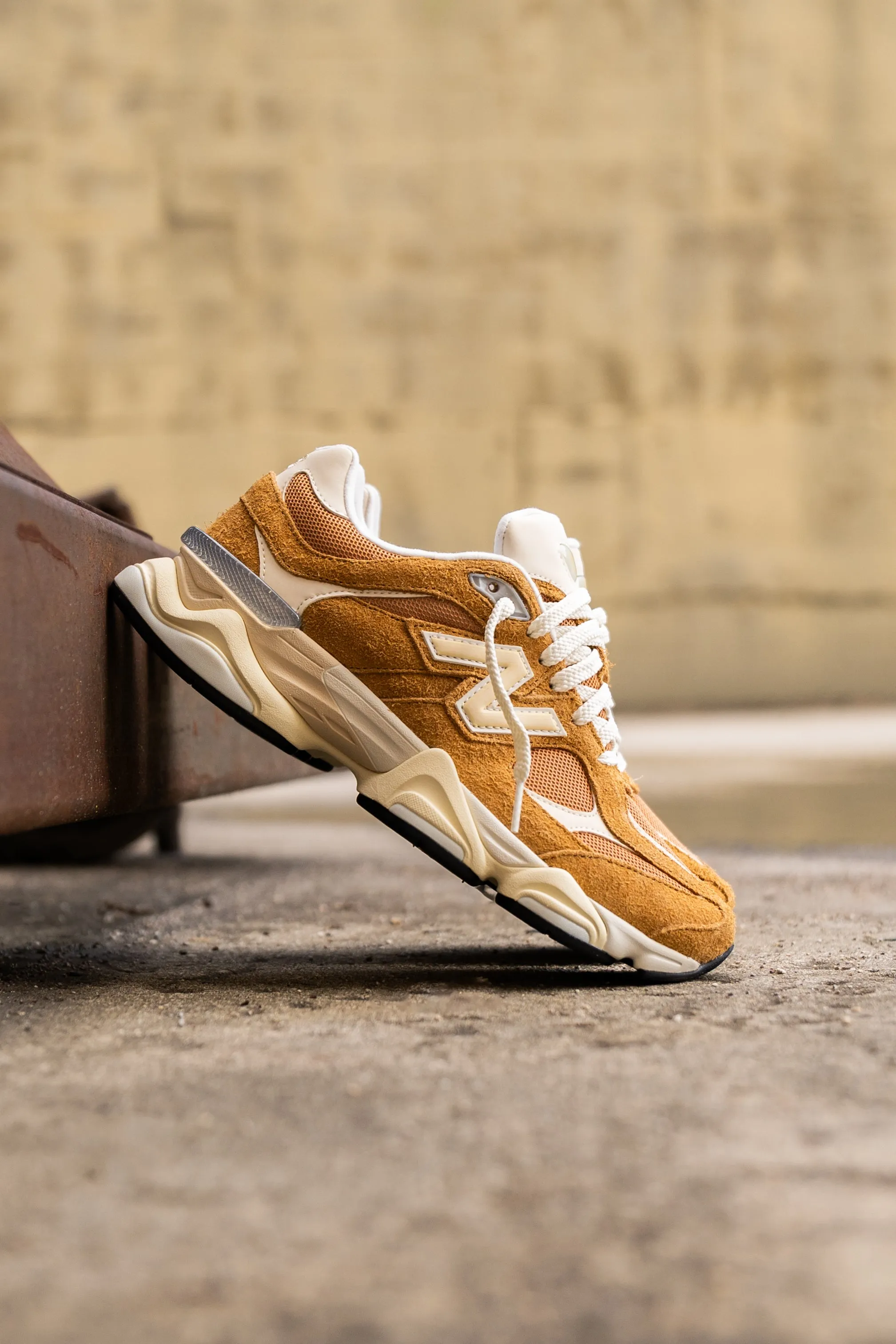New Balance 9060 pour Homme (Beige/Beige) - U9060HMT