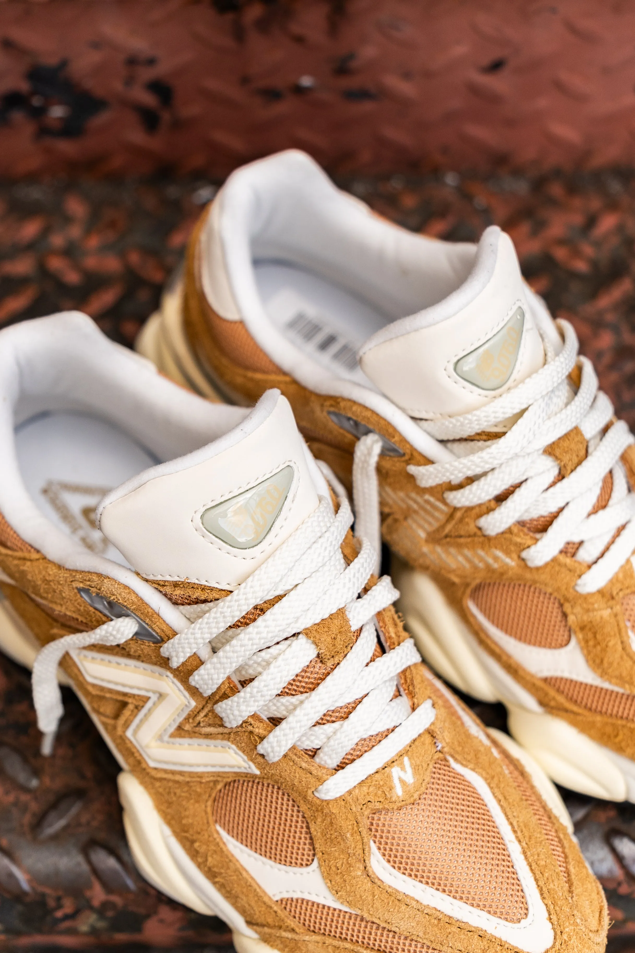 New Balance 9060 pour Homme (Beige/Beige) - U9060HMT
