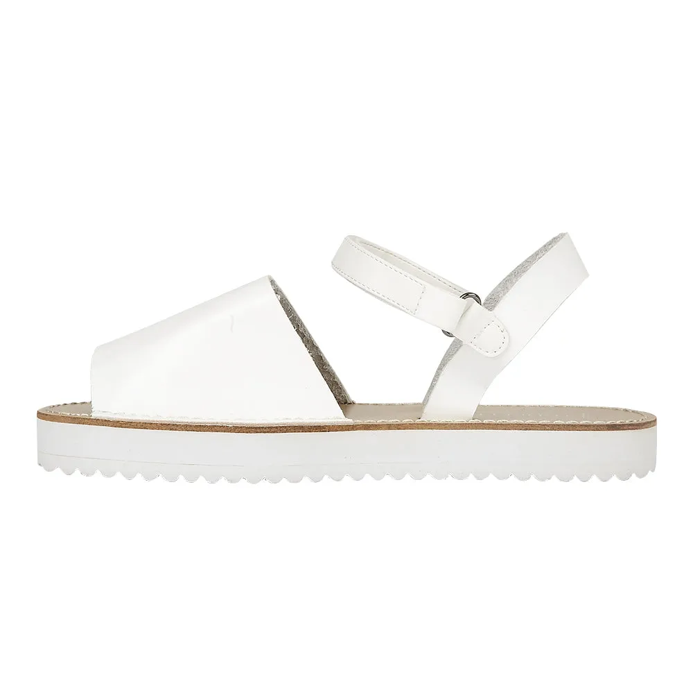 Chaussures plates blanches