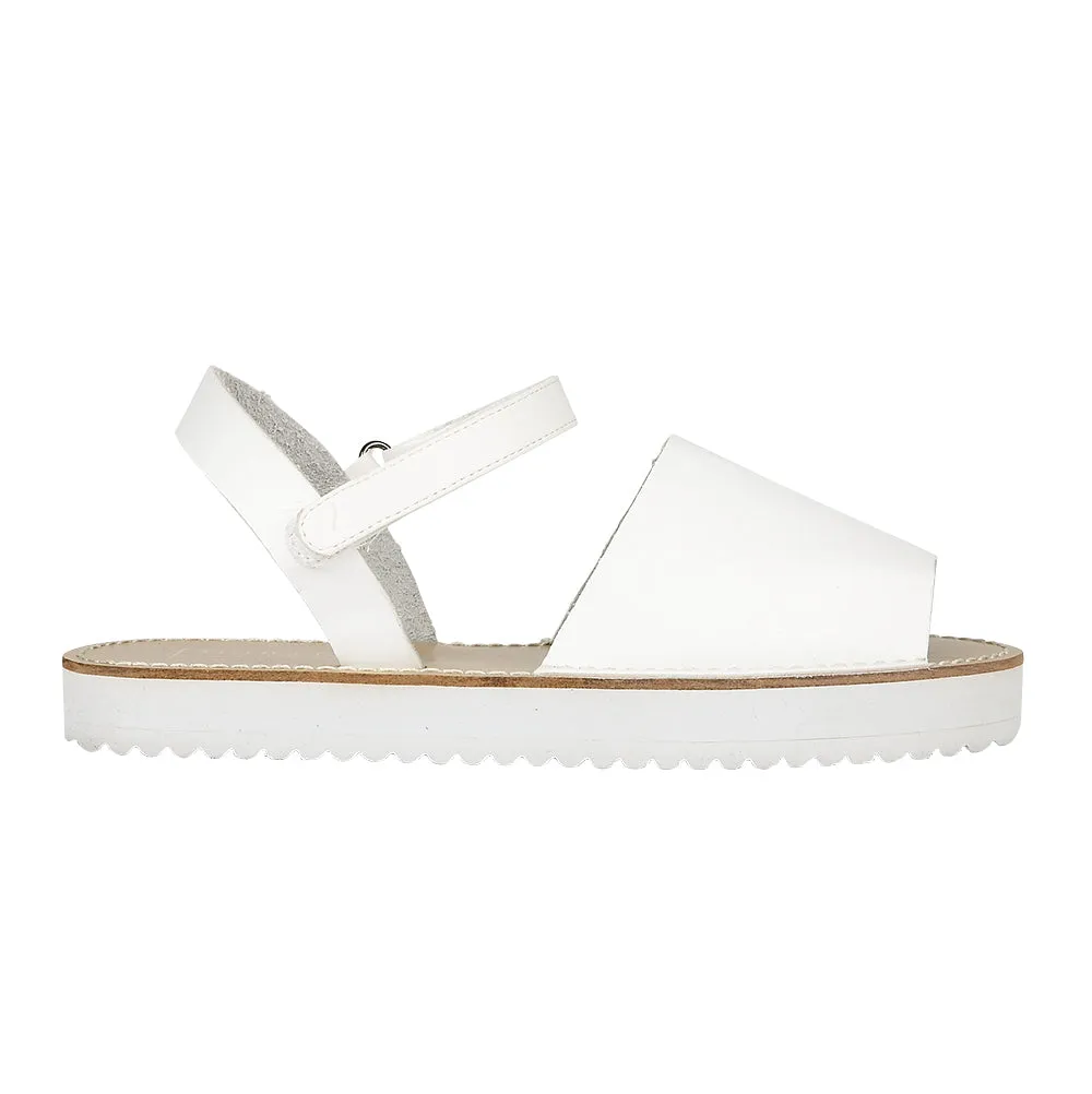 Chaussures plates blanches