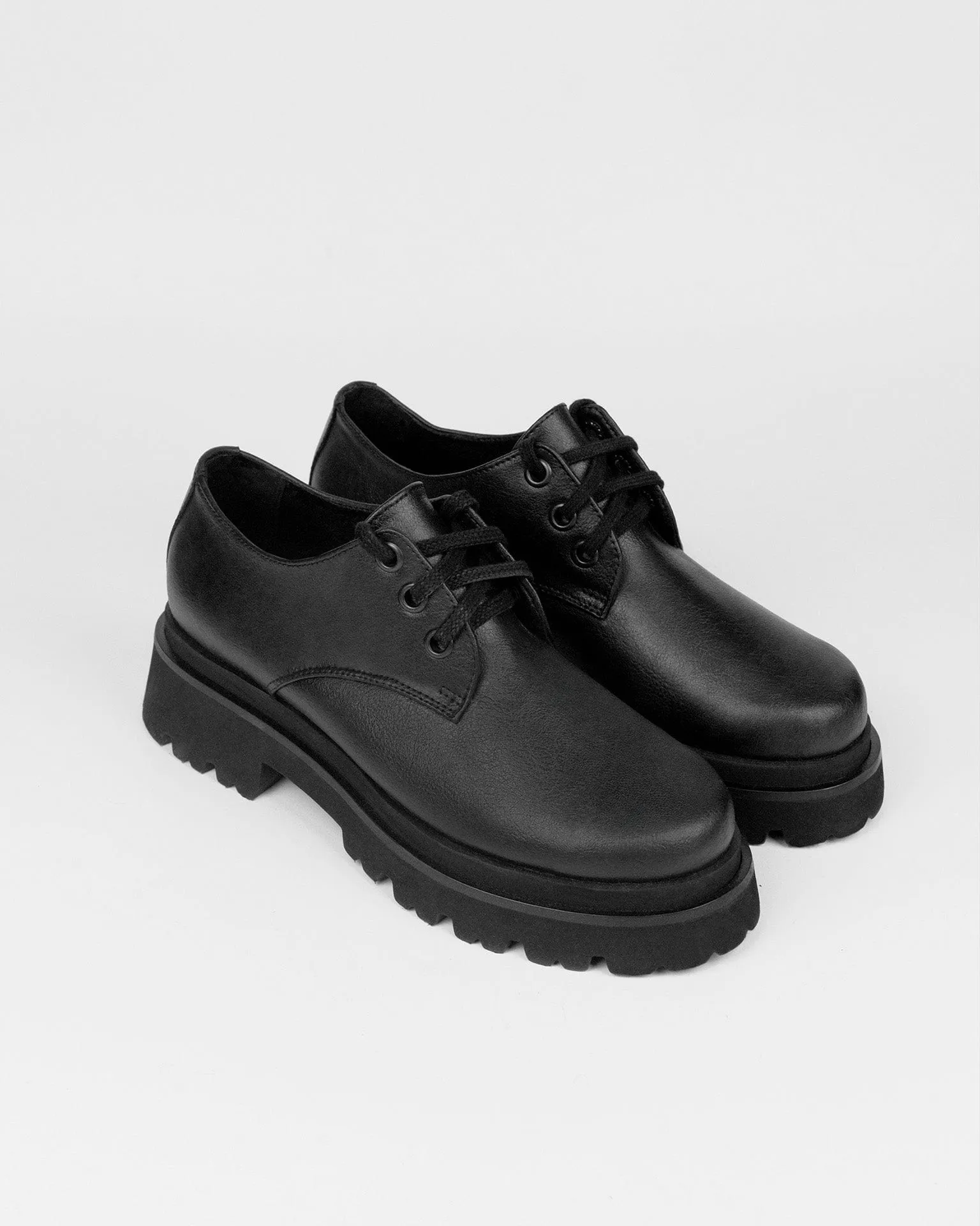 Derby vegan en cuir N2 Chunky Grape pour femmes | Noir